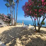 Beachfront Villa *