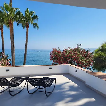 Beachfront Villa Estepona