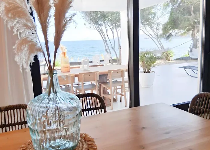 Beachfront ヴィラ エステポナ