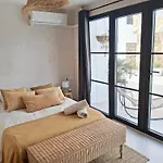 Beachfront Vila