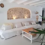 Beachfront Vila