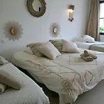Beachfront Vila Estepona
