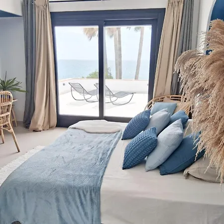 Beachfront Villa *