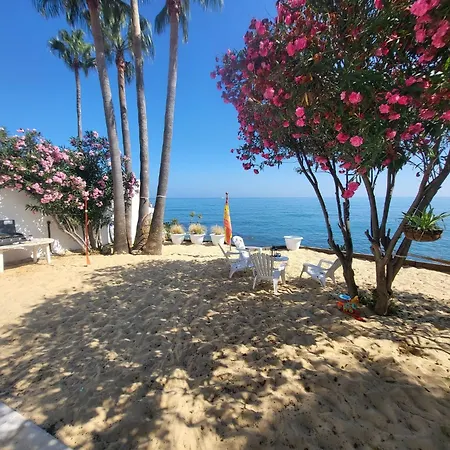 Beachfront Villa *