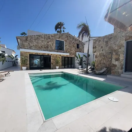 Beachfront Villa *